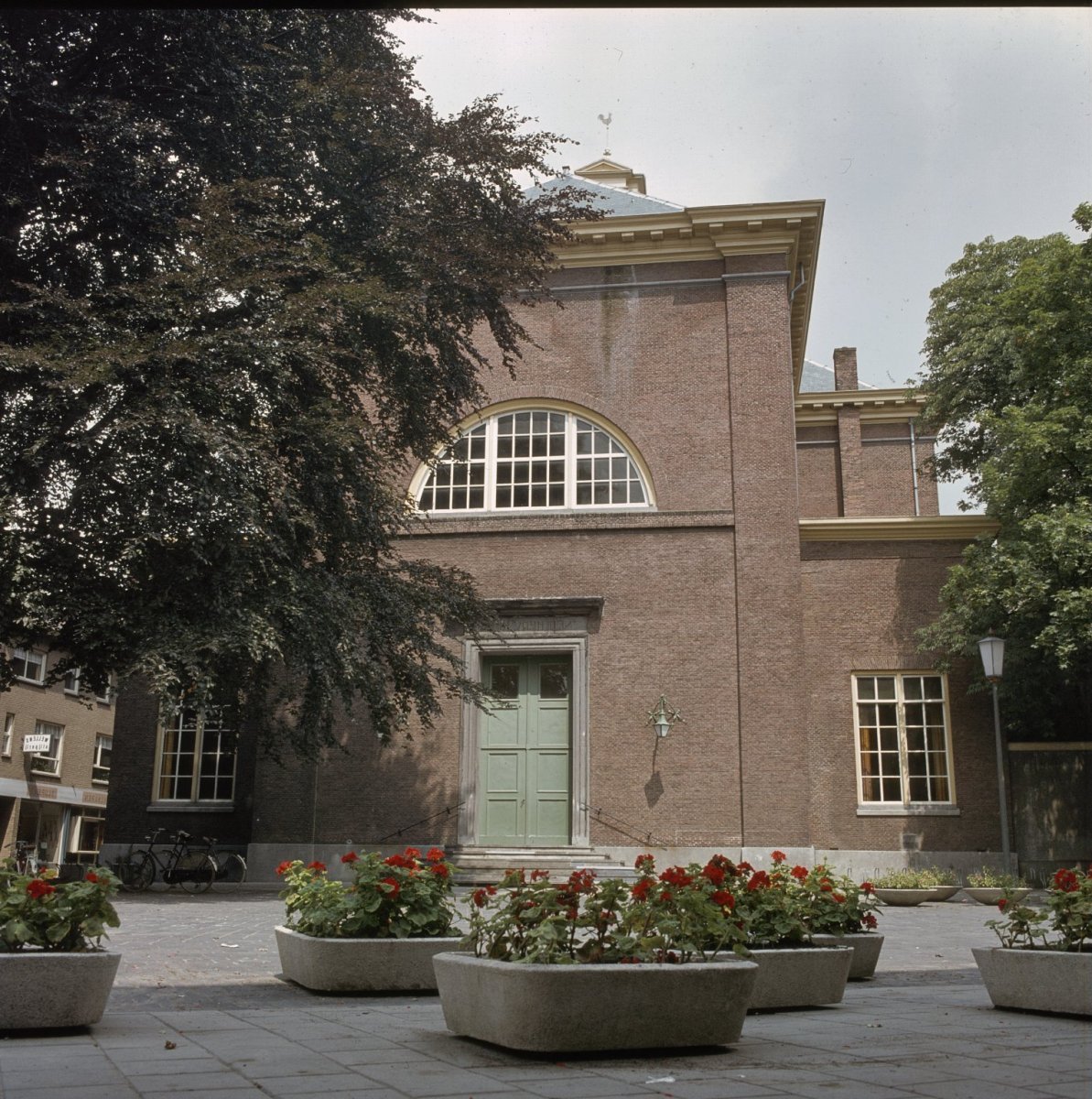 Overzicht van de westgevel s Hertogenbosch 20381315 RCE