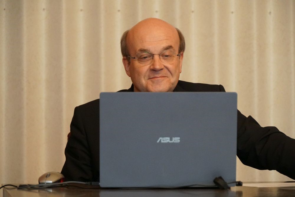 J. van den Hende